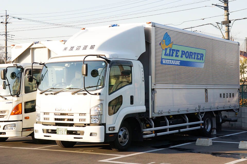 小型トラックドライバー,中型トラックドライバー 週休2日制♪試用期間も手当あり！夏休み・冬休み・連休ありです☆ 株式会社渡辺運輸 新座営業所 ...