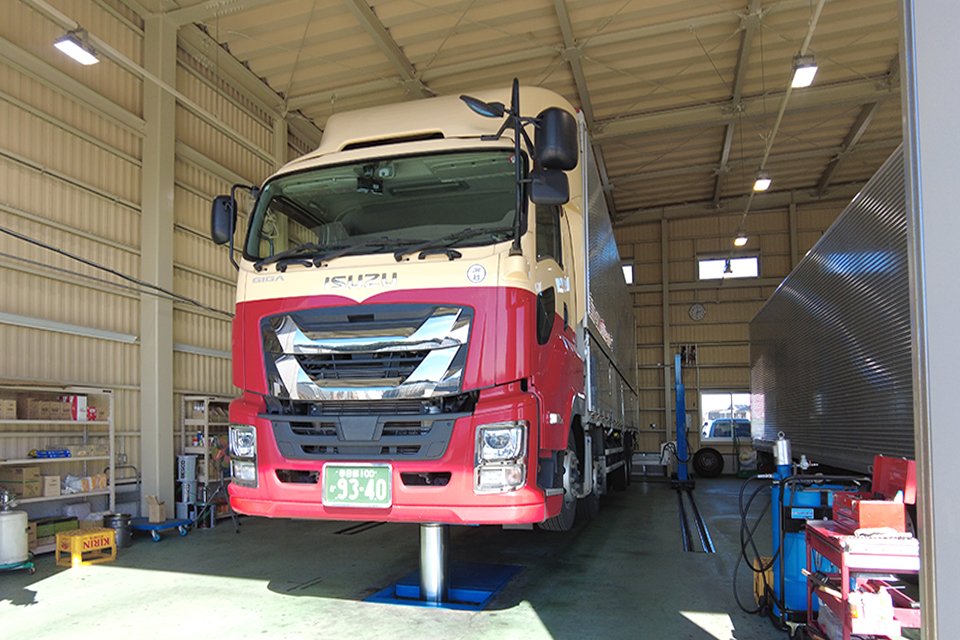ファースト運輸株式会社 センター物流 吉川営業所 大型トラックドライバーの求人 ドラever