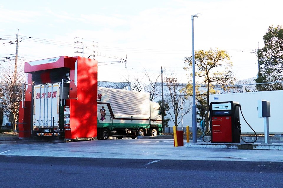 株式会社丸和運輸機関 吉川営業所 大型トラックドライバーの求人 ドラever