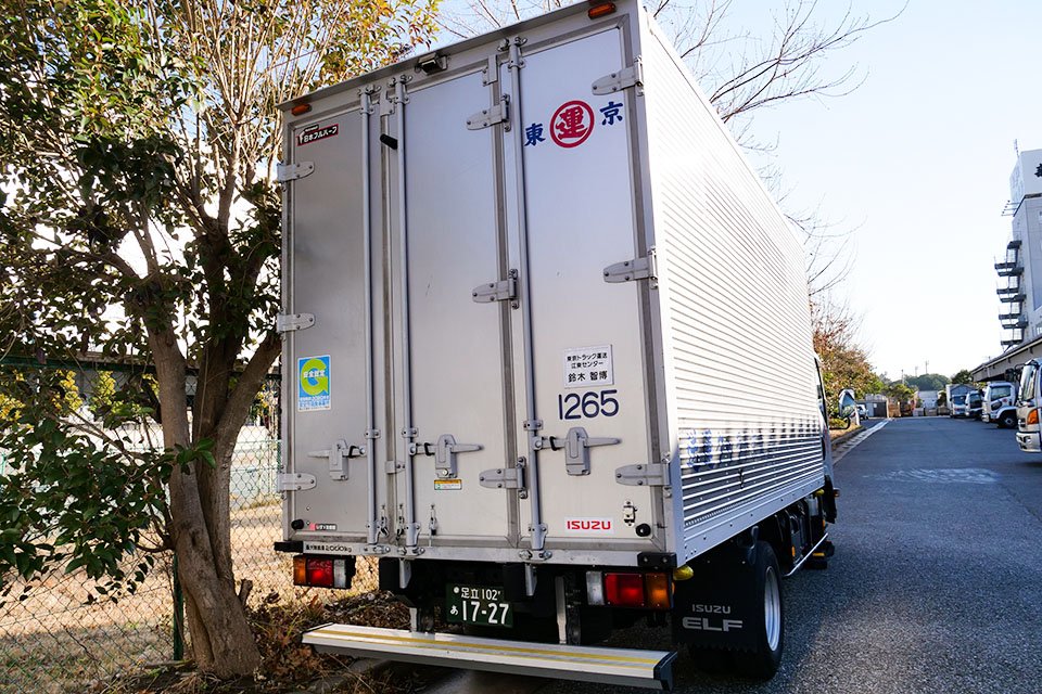 東京トラック運送株式会社 葛西支店 大型トラックドライバーの求人 ドラever