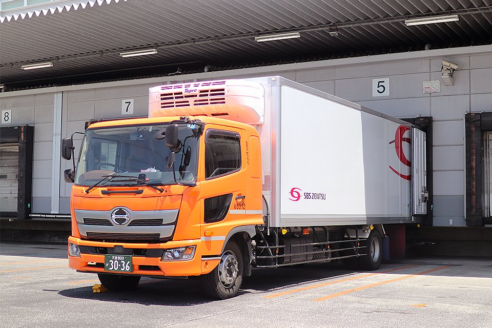 SBSゼンツウ株式会社（岩槻支店）-大型トラックドライバーの求人|ドラEVER