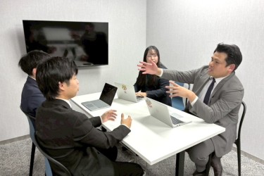 【ドラEVER】の配車担当メンバーを募集します！40代・50代の経験者も大歓迎✨【年間休日128日／賞与／昇給／前払い／残業平均20h/月】有給も取りやすい環境です^^