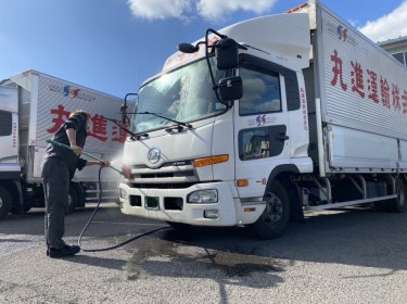 10tトラックドライバー＜土日のみのスポット勤務！週1OK！＞亀山までのセンター間輸送／運ぶものはパン／日勤のみ