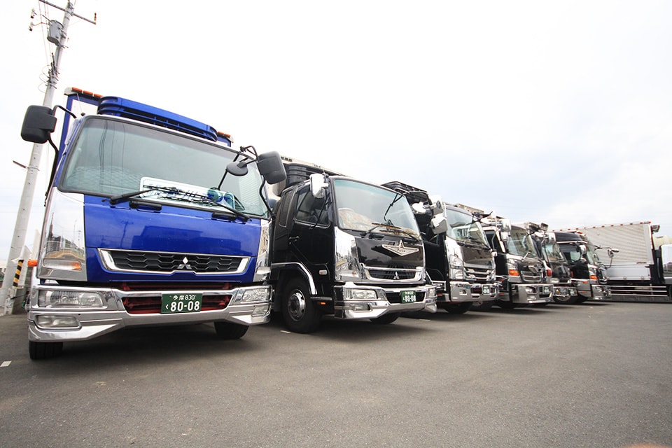 株式会社 石川商事（本社営業所）中型トラックドライバーの求人ドラEVER