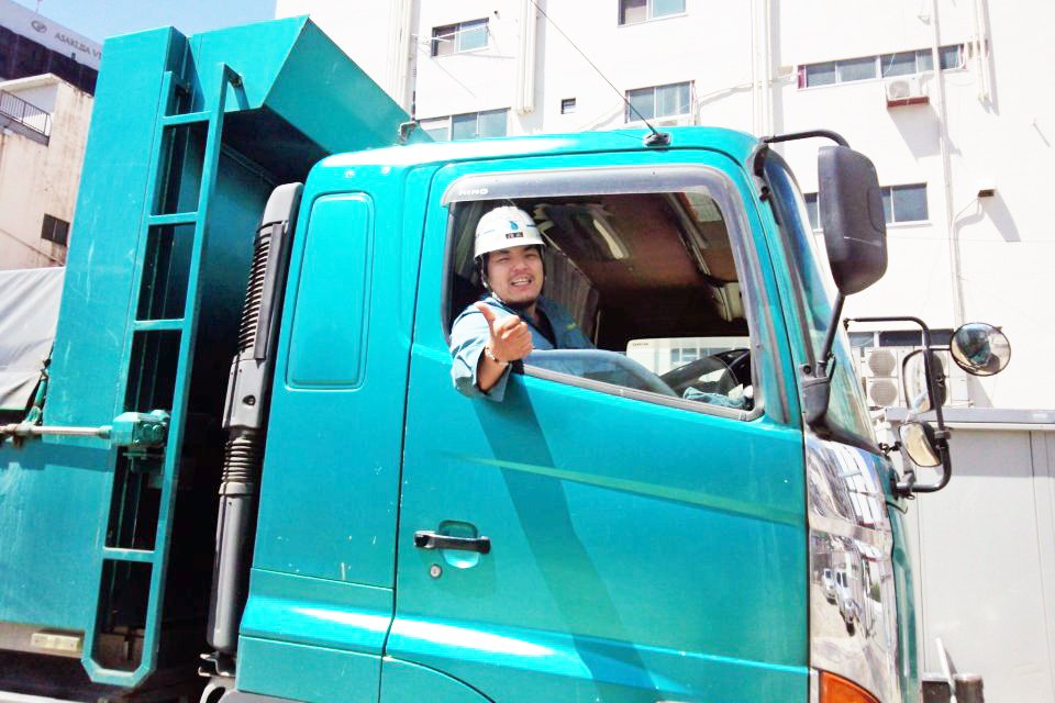 川名建材株式会社 車庫 大型トラックドライバー ダンプドライバーの求人 ドラever