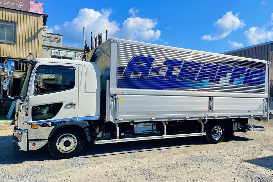 10tダンプ用タイヤ 好きなだけ持って帰ってください