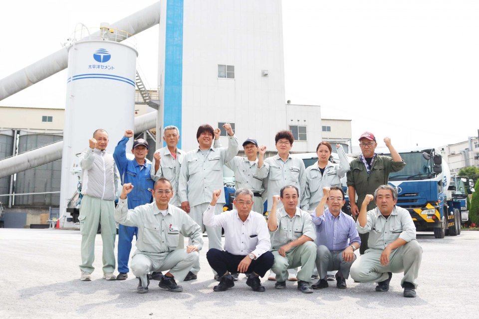 クマコン熊谷株式会社 川越工場 大型トラックドライバーの求人 ドラever